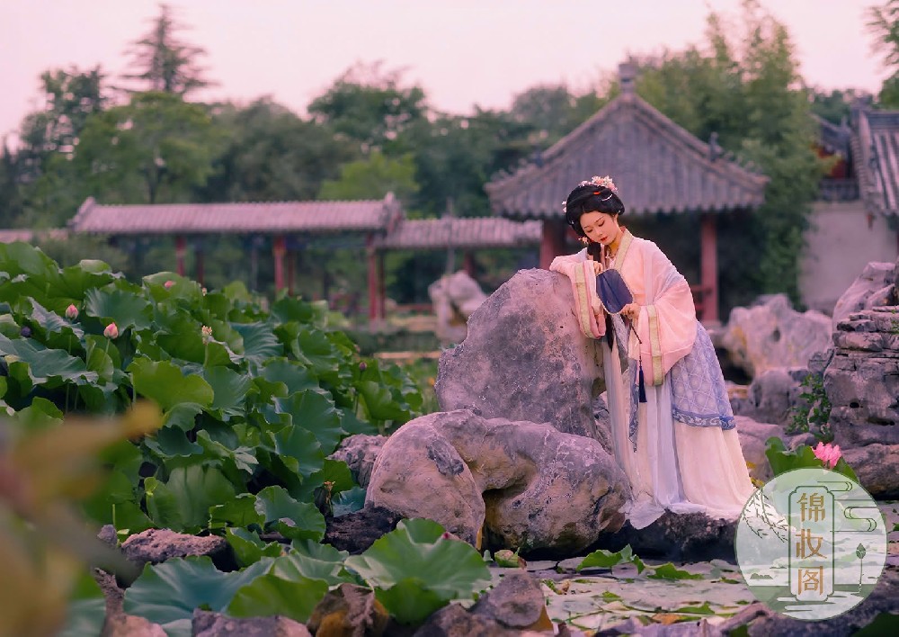 开封铁塔公园宋制汉服拍摄