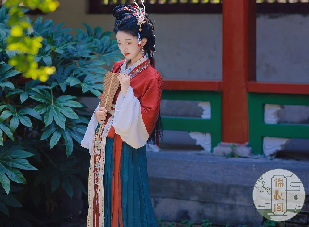 开封天波杨府宋制汉服拍摄