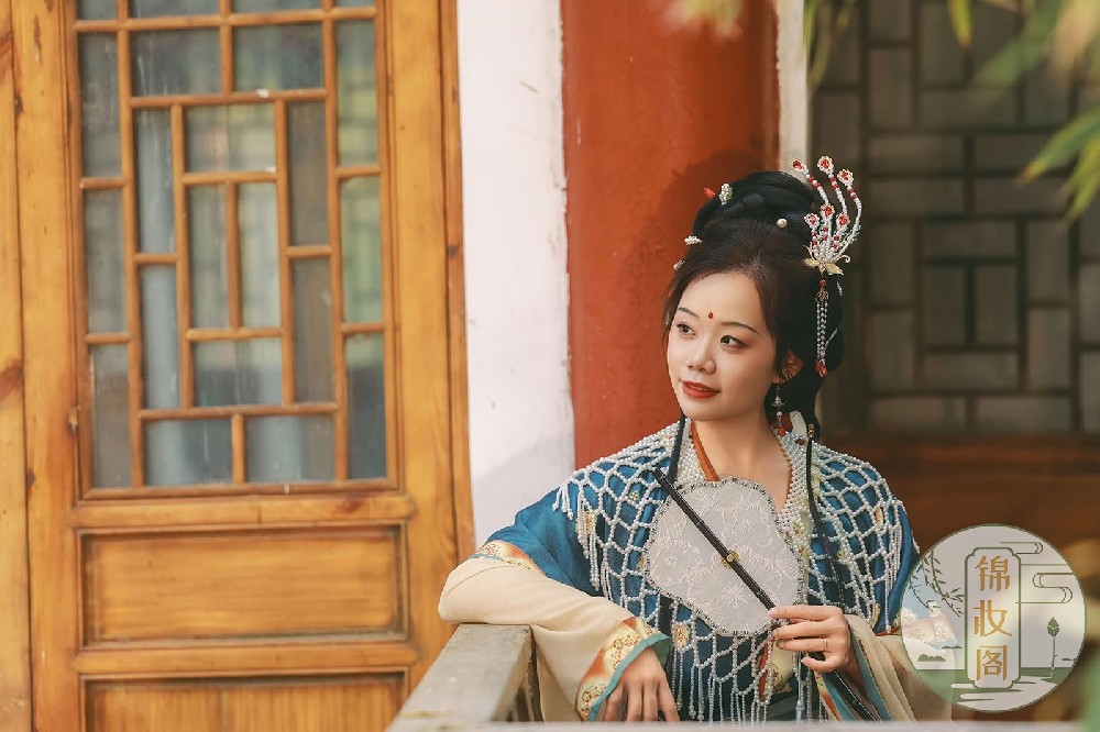 开封铁塔公园宋制汉服拍摄